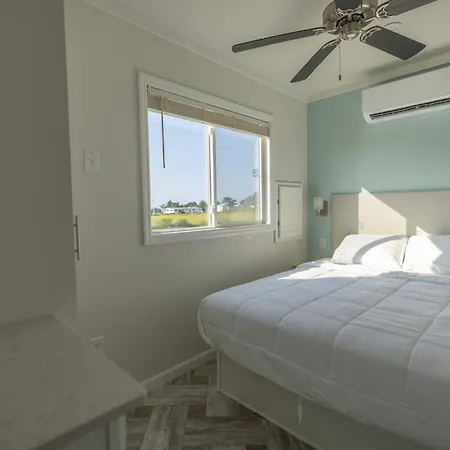 Blufin Bungalows & Marina Chincoteague Room photo