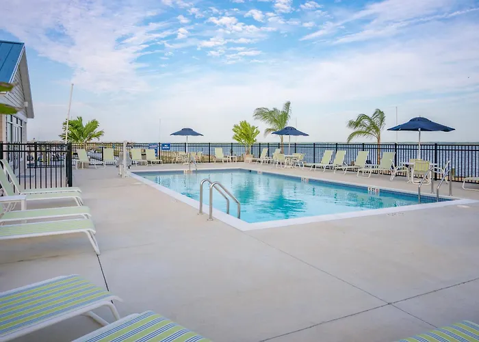 Blufin Bungalows & Marina